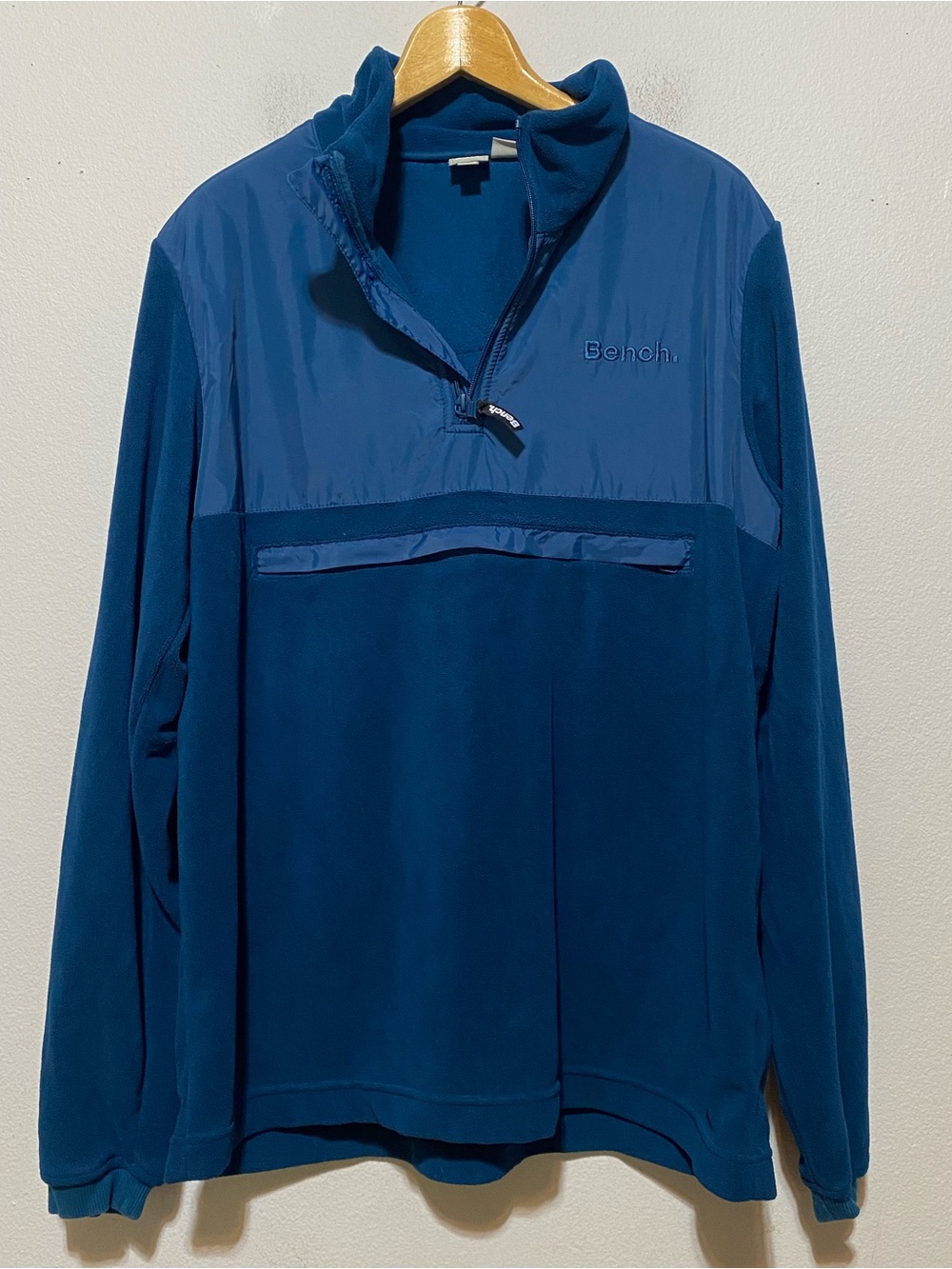 Bench Men's Large Blue/Teal Fleece 1/4 Zip Pullover Front Zip Pouch